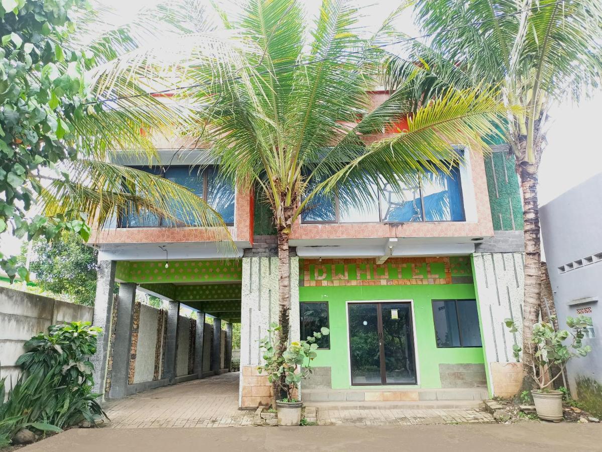 Oyo 90093 Dw Hotel Malang Kültér fotó
